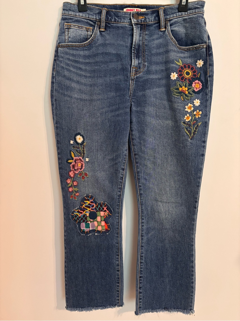 Johnny Was Embroidered Appliqué cropped baby boot jeans